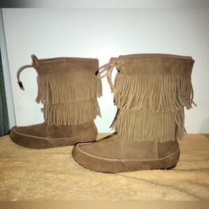 Minnetonka Moccasins Brown Suede Leather Mid Calf Boots, 2 Fringe 84653 Sz 7